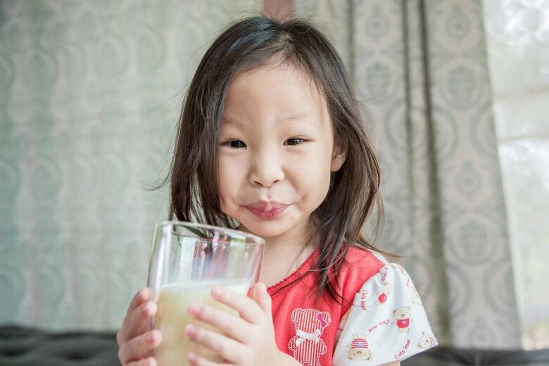 Con mải chơi sinh hoạt thất thường 5 cách giữ sức khỏe tăng đề kháng cho trẻ hiếu động mùa hè - 3