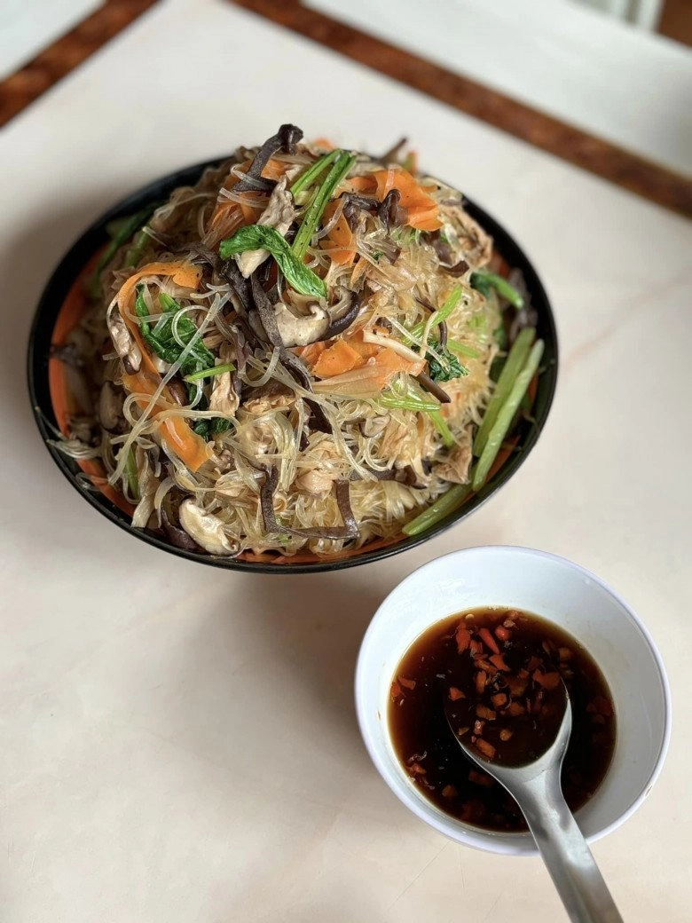 Con ruột lê giang cùng người yêu nhỏ con nấu món thanh đạm nhìn ảnh người được nhận suất ăn mới thêm phục - 3