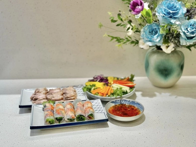 Con trai đạo diễn người phán xử chỉ thích ăn mì ở nhà mẹ siêu đẳng thế này bảo sao không mê - 13