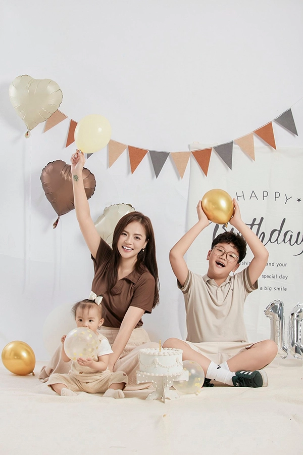 Con trai đời thực tròn 10 tuổi của bà liên phim cha tôi người ở lại - 4