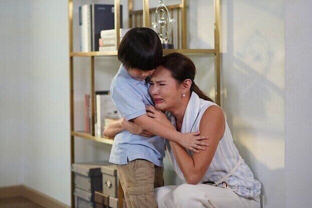 Cứ nửa đêm là nhận được tin nhắn anh yêu em từ chồng cũ tôi đến tận nhà tìm anh rồi quỳ gối xin tha thứ - 2