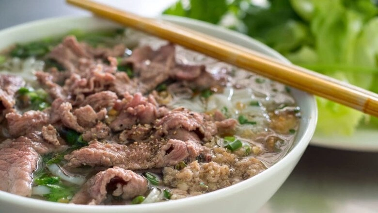 Cùng chuyên gia ẩm thực việt nam chia sẻ về phở bò hà nội với phở bò nam định khác nhau thế nào - 2
