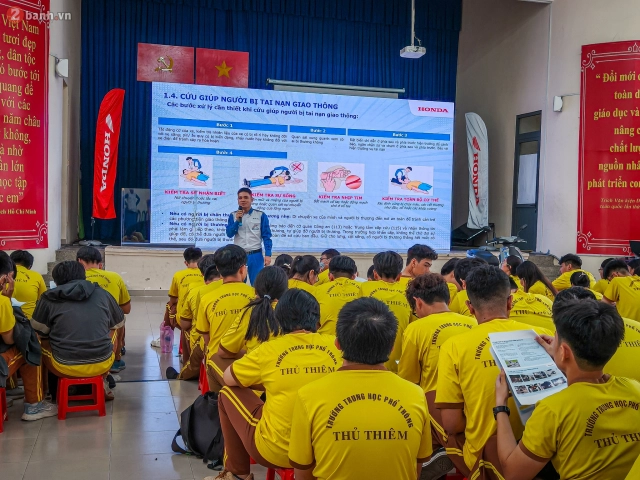 Cùng honda việt nam mang kiến thức và kỹ năng lái xe an toàn đến với học sinh thpt - 9
