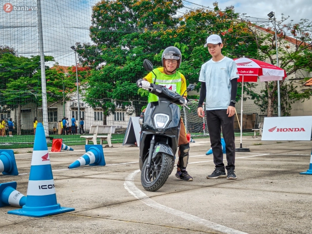 Cùng honda việt nam mang kiến thức và kỹ năng lái xe an toàn đến với học sinh thpt - 15