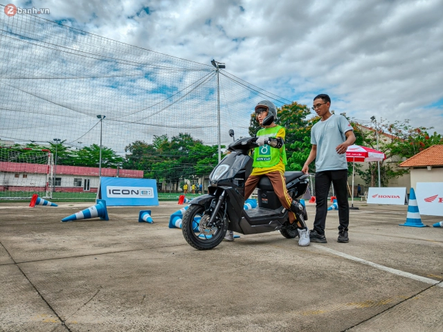 Cùng honda việt nam mang kiến thức và kỹ năng lái xe an toàn đến với học sinh thpt - 17