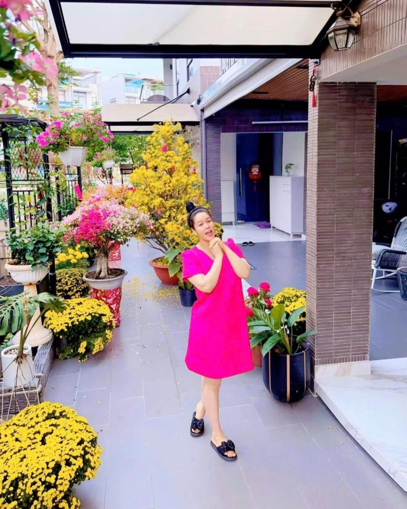 Cuộc sống bình yên viên mãn của ca sĩ nhật kim anh từ khi có con gái đáng yêu xinh xắn - 6