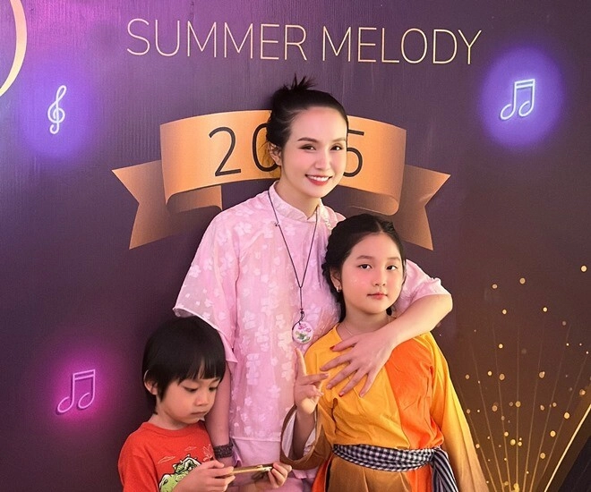 Cuối năm học hotmom hương baby vợ tuấn hưng khoe con gái đạt học sinh giỏi xuất sắc thông minh giống bố - 1