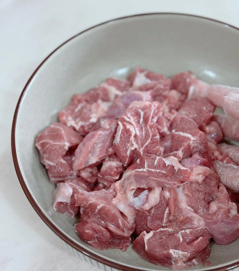 Cuối tuần làm món thịt má đào chao lá mắc mật mềm ngon thơm lừng cả nhà tha hồ lai rai - 3