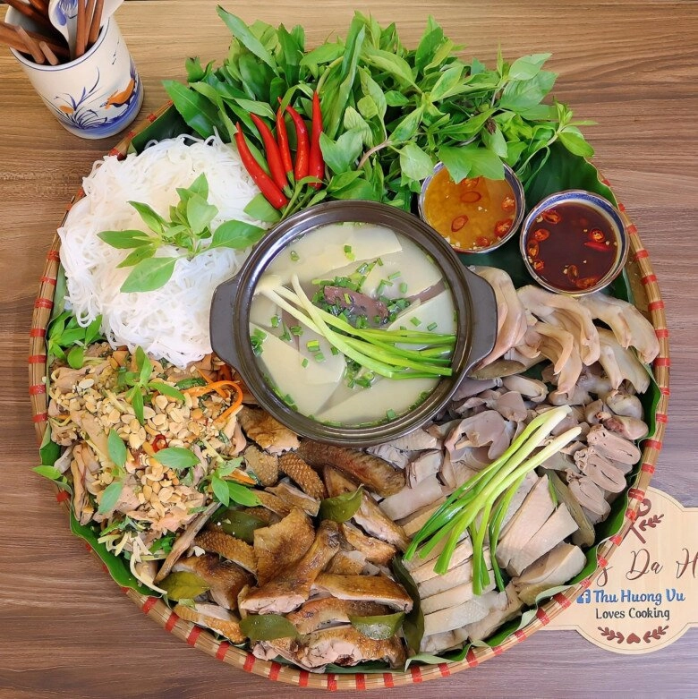 Cuối tuần nhà có khách làm ngay mẹt vịt thế này cực ngon ai cũng tưởng order ở nhà hàng - 1