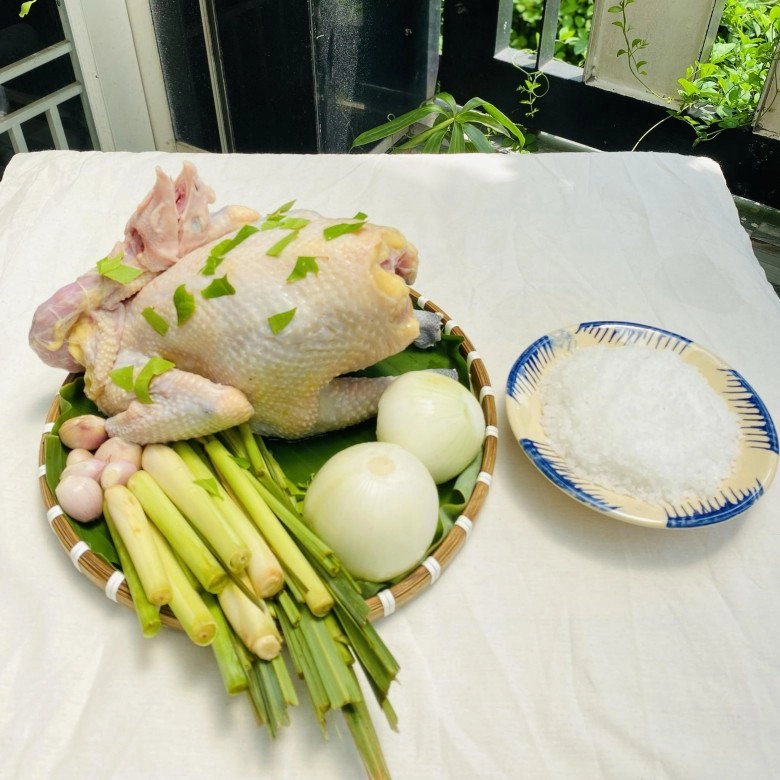 Cuối tuần rảnh rỗi làm gà hấp muối thơm ngon giữ được độ ngọt của thịt theo cách mẹ đảm sài gòn - 2