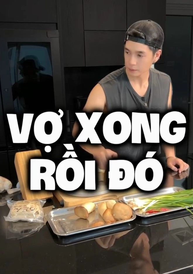 Đả nữ 45 tuổi ngô thanh vân vô dụng trong căn bếp của chồng trẻ đến cắt dưa hấu cũng lóng ngóng - 6