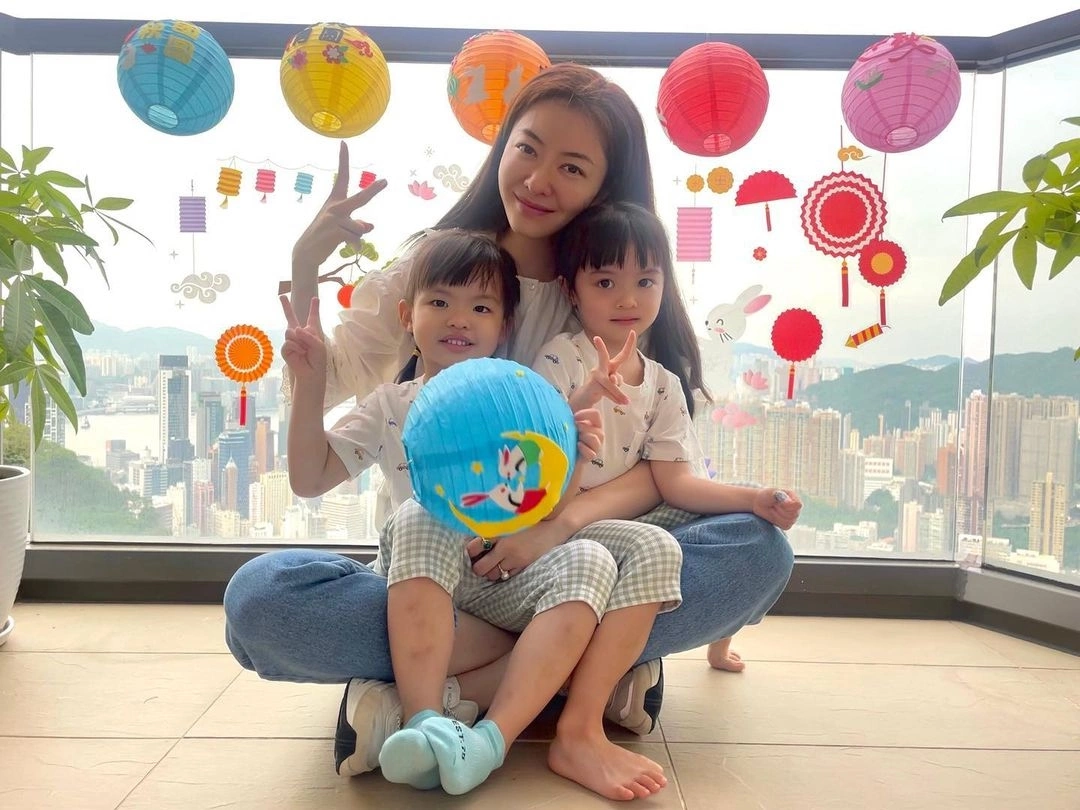Đại gia bđs được nữ diễn viên nổi tiếng tặng cặp song sinh mua cho mẹ vợ biệt thự 87 tỷ trả công chăm cháu - 2