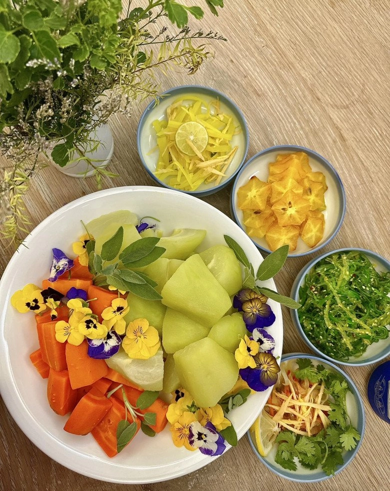 Đại gia đức an chăm vợ tận răng phan như thảo sung sướng được chồng làm mồi nhậu phục vụ mình - 9