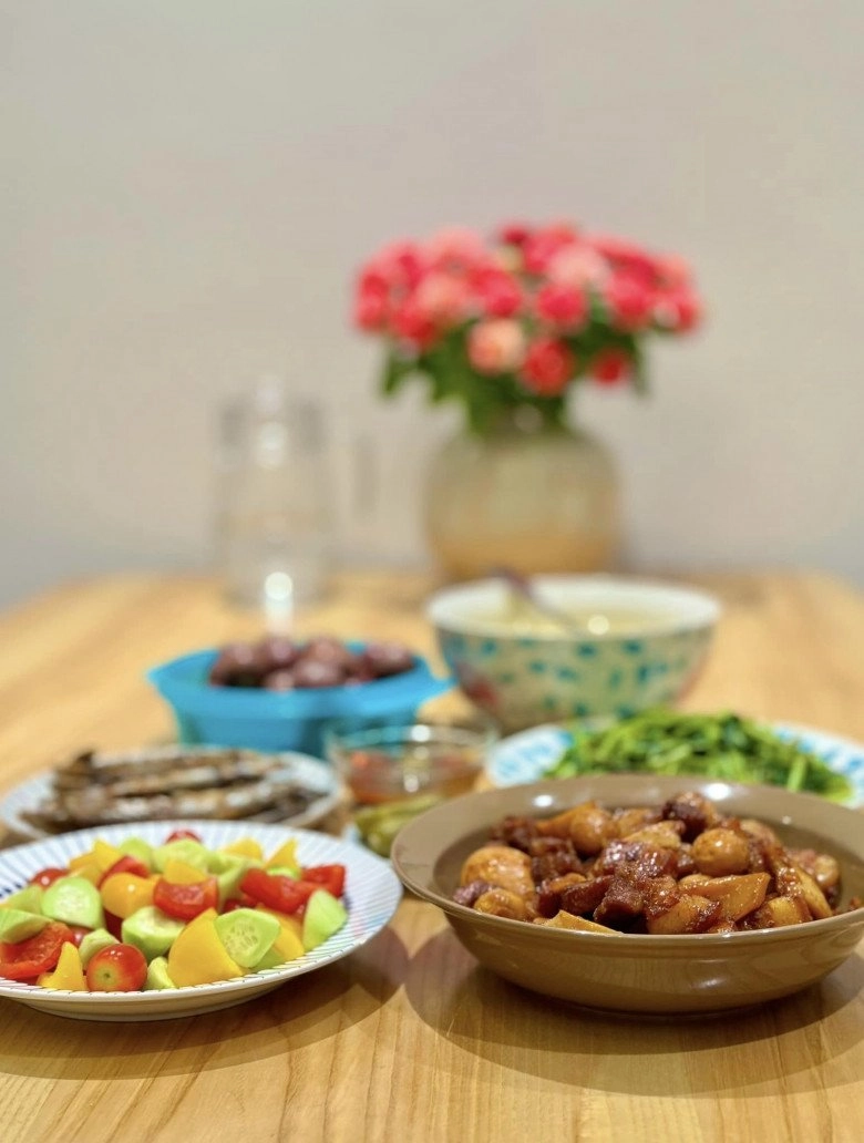Đan lê khoe bữa cơm chuẩn mùa hè mạnh dạn hỏi bạn bè xứng đáng mấy điểm - 3