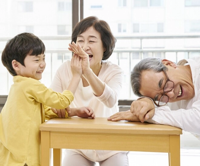 Đang vui vì được con dâu tương lai tặng 2 căn nhà tôi đắn đo không dám nhận khi nghe lời con trai nói - 1
