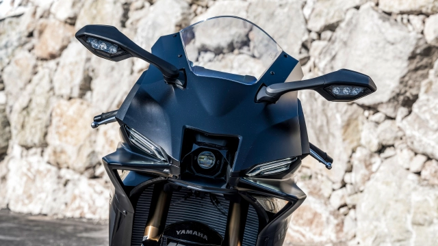 Đánh giá yamaha r9 cỗ máy chinh phục mọi cung đường - 2