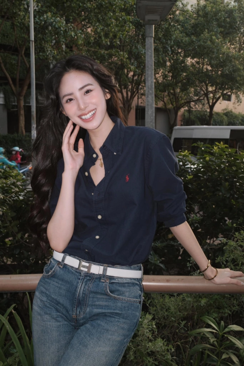 dâu hào môn hương liên gây sốt khi bắt mốt áo giàu ngầm - 1