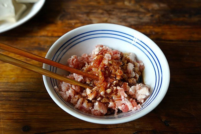 Đậu phụ sốt thịt băm nấm kim châm vừa ngon vừa lạ trời lạnh không ăn với cơm quá phí - 3