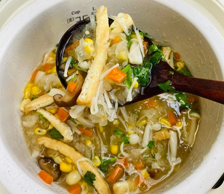 Đầu tháng âm lịch học 8x sài gòn nấu súp chay thơm ngon thanh tịnh để thưởng thức - 8