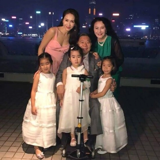 đệ nhất mỹ nhân gả cho tỷ phú tật nguyền hơn 15 tuổi sinh 3 con gái được chồng tặng siêu du thuyền 1600 tỷ - 8