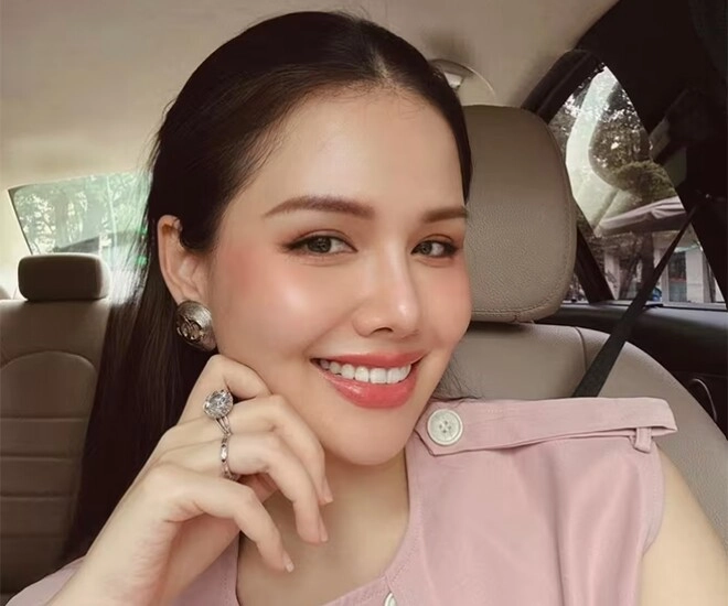 Đi biển không mặc bikini dâu hào môn phanh lee lên đồ chứng minh khí chất chuẩn phu nhân hào môn - 1