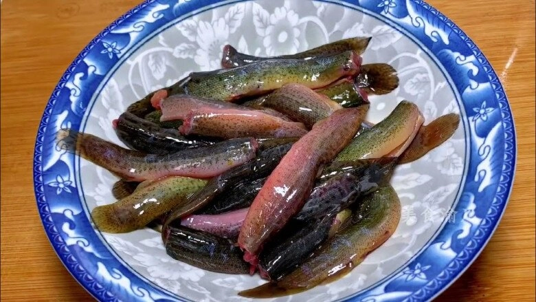 Đi chợ gặp nhân sâm dưới nước mua ngay về chiên giòn giàu đạm lại nhiều canxi càng ăn càng đã miệng - 3