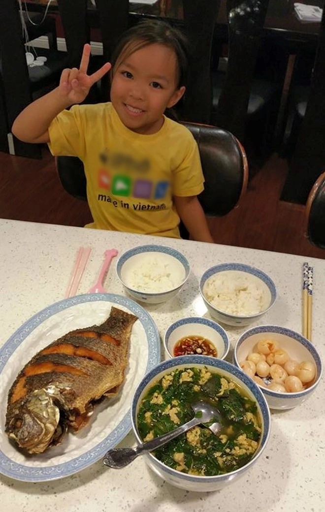 Đi làm về thấy con gái làm bánh từ chuối nữ danh hài nhà 300 tỷ khen ái nữ tiết kiệm - 4