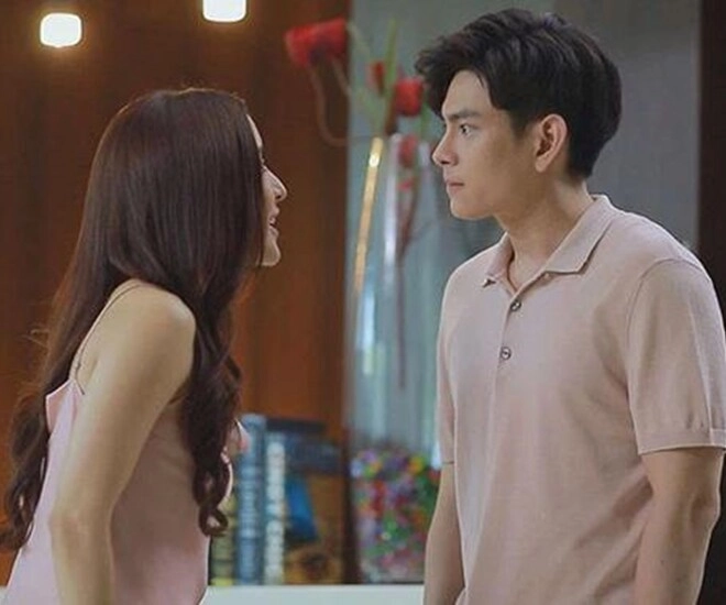 Đi xe hơi 10 tỷ đến đám cưới chồng cũ tôi chỉ ngồi ăn không nói gì hôm sau anh ta ly hôn vợ mới - 1