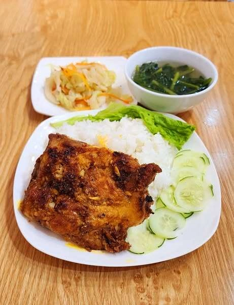 Diễn viên phía trước là bầu trời đảm đang làm đầu bếp gia đình có món con gái si mê không bao giờ ngán - 10