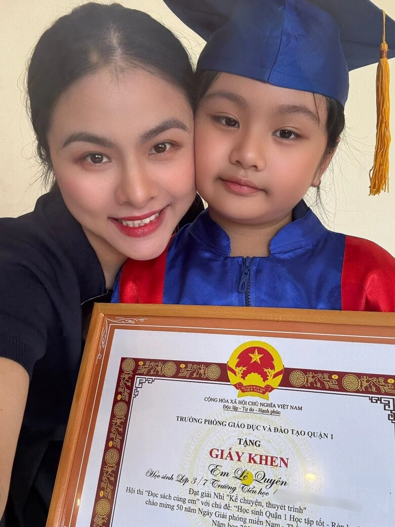 Diễn viên vân trang ở ẩn tập trung nuôi 4 con hội chị em khen khéo dạy bé gái lớp 3 đạt giải cấp quận - 1