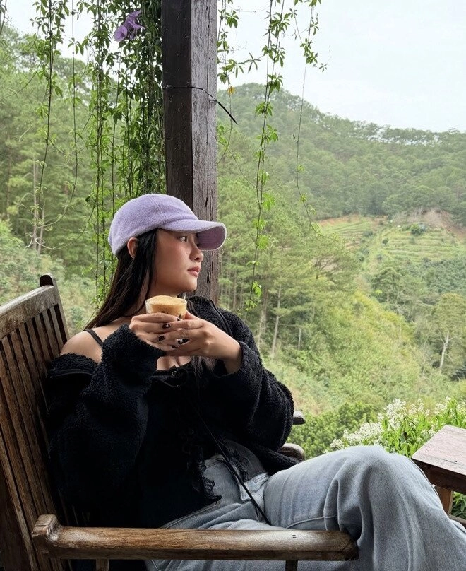 Đọ phong cách thời trang của 2 cô gái tên linh vừa đăng quang hoa hậu chênh 3 tuổi nhưng giống nhau một điểm - 4