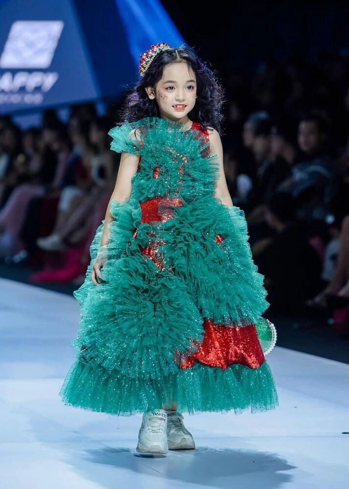 Đọ sắc 3 tiểu mỹ nhân được xem là hoa hậu tương lai nhan sắc thuở bé nổi tiếng mxh trùm cuối là con nhà nòi - 19
