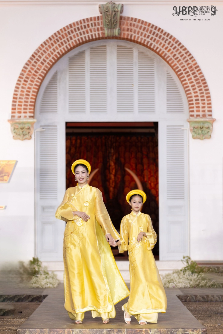 Đọ sắc 3 tiểu mỹ nhân được xem là hoa hậu tương lai nhan sắc thuở bé nổi tiếng mxh trùm cuối là con nhà nòi - 31