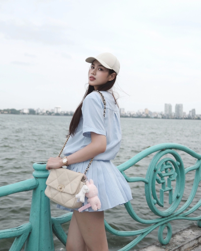 Đỗ thị hà sắm túi 700 triệu đồng đắt nhất tủ đồ - 5
