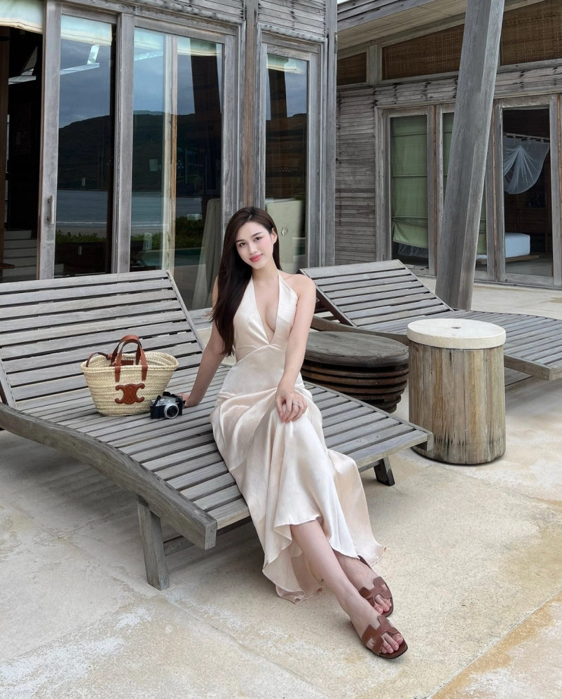 Đỗ thị hà sắm túi 700 triệu đồng đắt nhất tủ đồ - 7