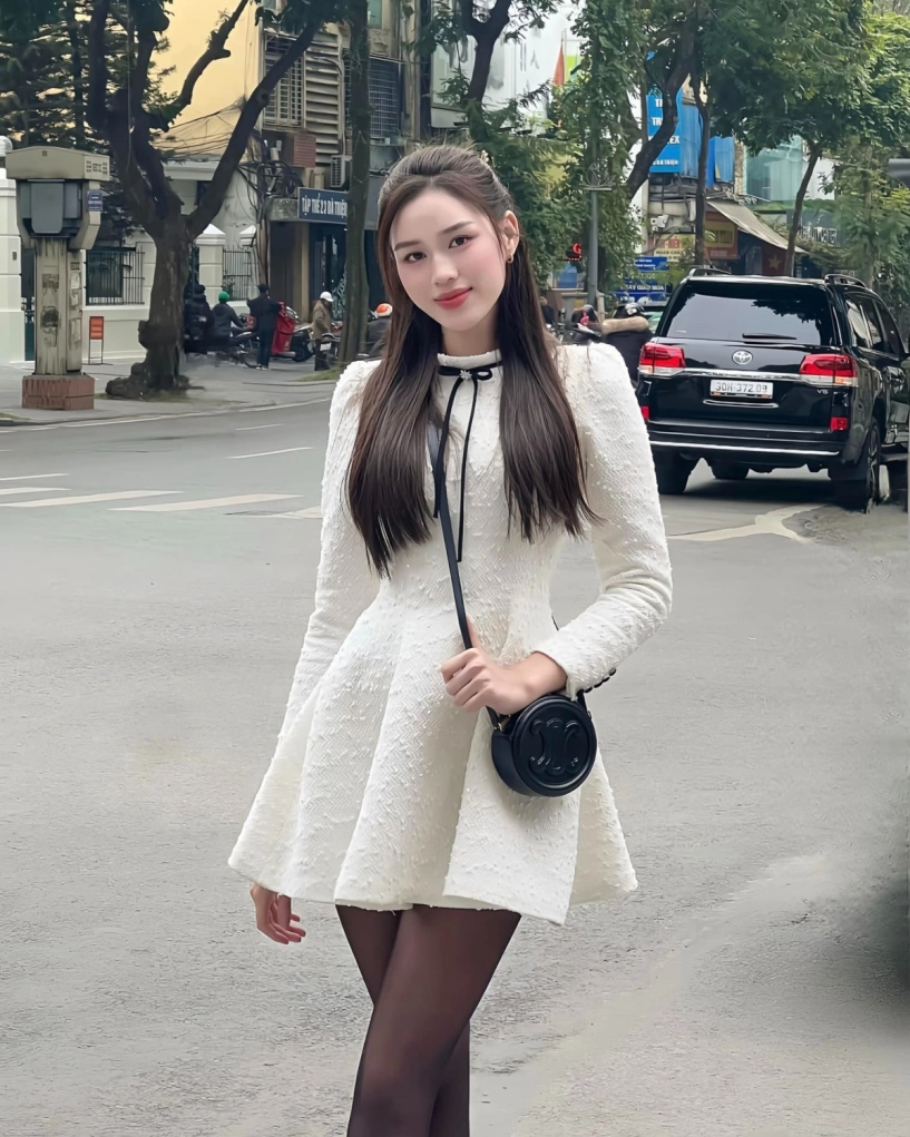 Đỗ thị hà sắm túi 700 triệu đồng đắt nhất tủ đồ - 9