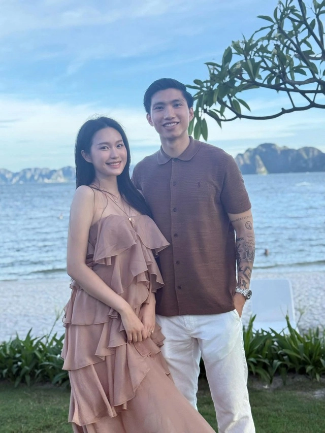 Đoàn văn hậu khoe loạt ảnh bên vợ con khi đi nghỉ dưỡng cộng đồng mạng lụi tim với vẻ đáng yêu của quý tử đầu lòng - 3