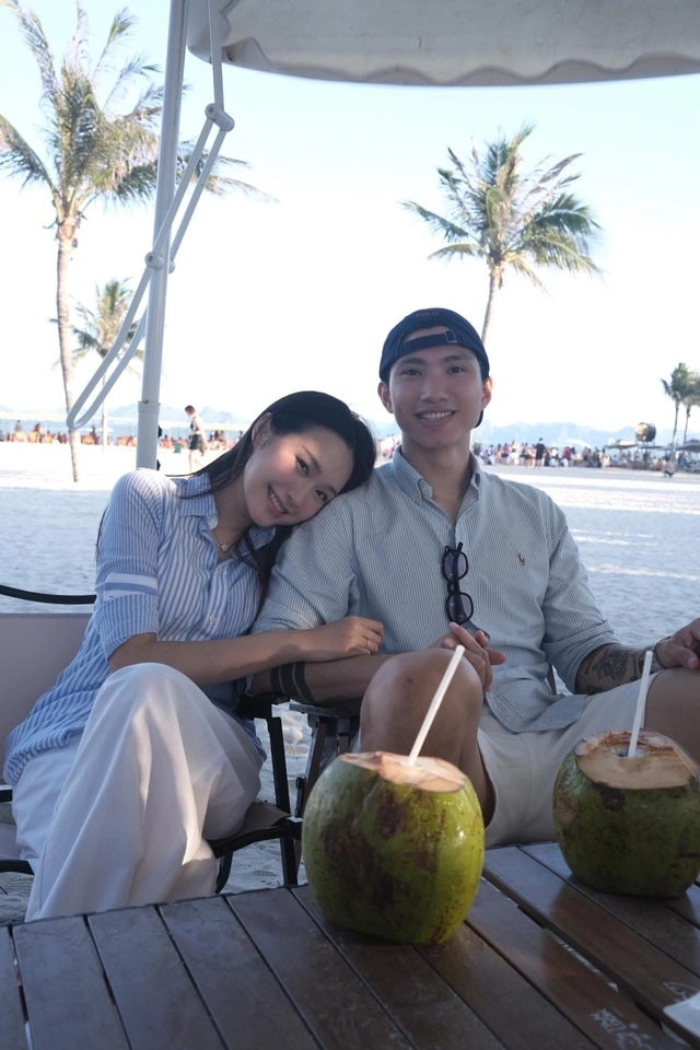 Đoàn văn hậu khoe loạt ảnh bên vợ con khi đi nghỉ dưỡng cộng đồng mạng lụi tim với vẻ đáng yêu của quý tử đầu lòng - 4