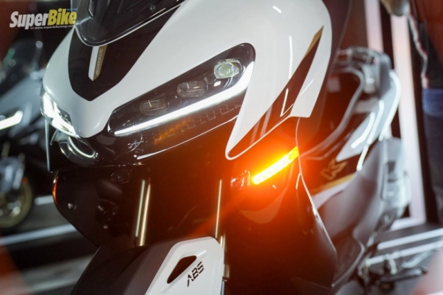 Đối thủ mới của yamaha xmax 300 trình làng trang bị vượt trội với giá bán chỉ khoảng 118 triệu đồng - 1