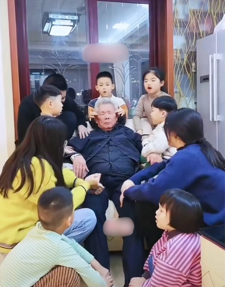Đón 13 đứa cháu về quê nghỉ hè ông nội u80 khiến cõi mạng nể phục khi chăm bầy cháu từ sáng đến tối - 3
