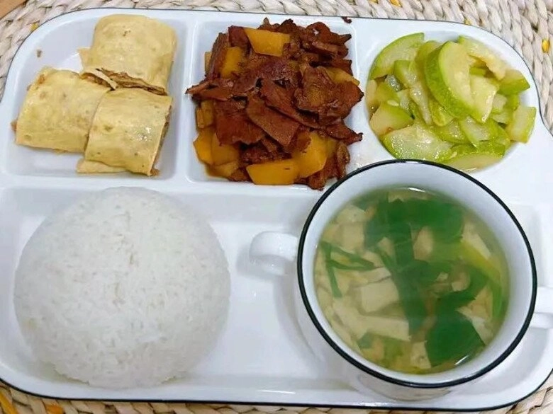 Đóng 36 nghìn đồng bữa trưa cho con ở trường mẫu giáo phụ huynh choáng khi nhìn thấy đồ ăn cô giáo gửi - 6