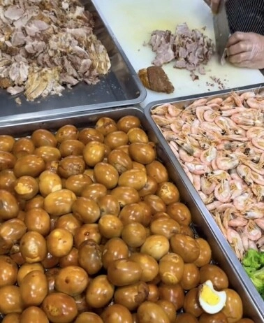Đóng 60 nghìnngày tiền ăn 3 bữa cho con ở trường mẫu giáo phụ huynh ngã ngửa vì bữa trưa - 5
