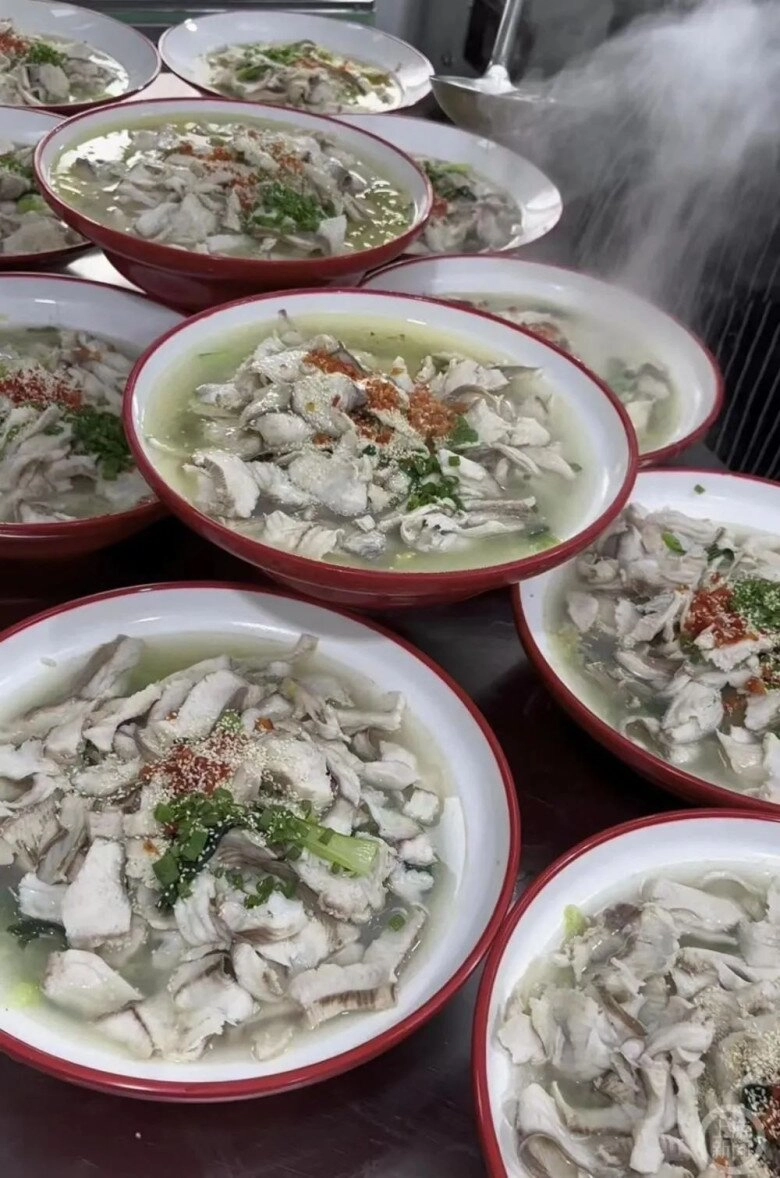 Đóng 60 nghìnngày tiền ăn 3 bữa cho con ở trường mẫu giáo phụ huynh ngã ngửa vì bữa trưa - 6