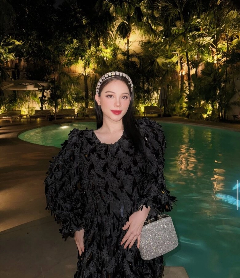 Em dâu hà tăng diện đồ toàn local brand mà vẫn sang xịn hết phần người khác gu thời trang chuẩn phu nhân hào môn là đây - 7