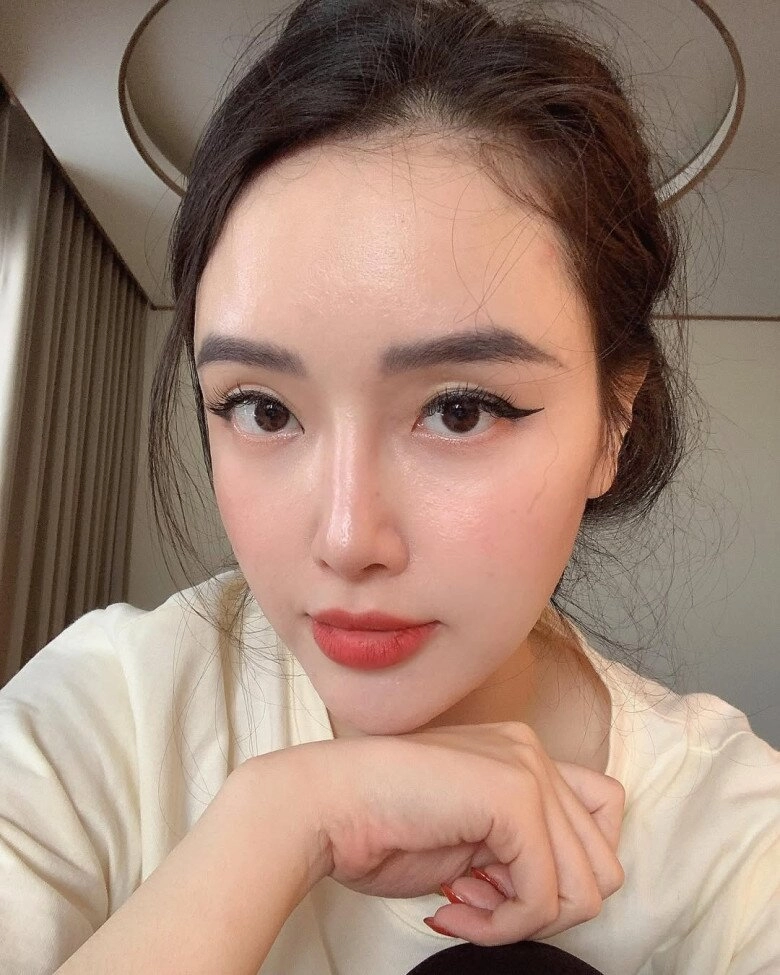 Em gái mai phương thúy làm dâu nhà giàu xinh đẹp không kém chị gái hoa hậu nhìn sang bộ sưu tập đồ hiệu mới choáng - 2