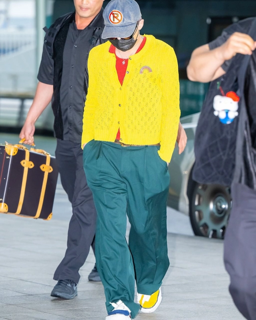 G-dragon diện chiếc áo bà thím suốt chuyến đi việt nam - 1