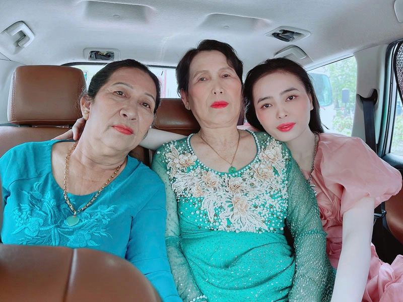 Gả chồng cho con dâu cũ người mẹ ở tphcm khóc nức nở tại đám cưới - 3