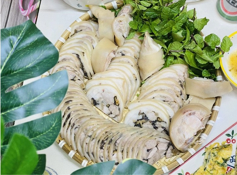 Gái đảm sài gòn mách cách làm chân giò rút xương nhồi thịt luộc thơm ngon thanh mát cho ngày hè - 10
