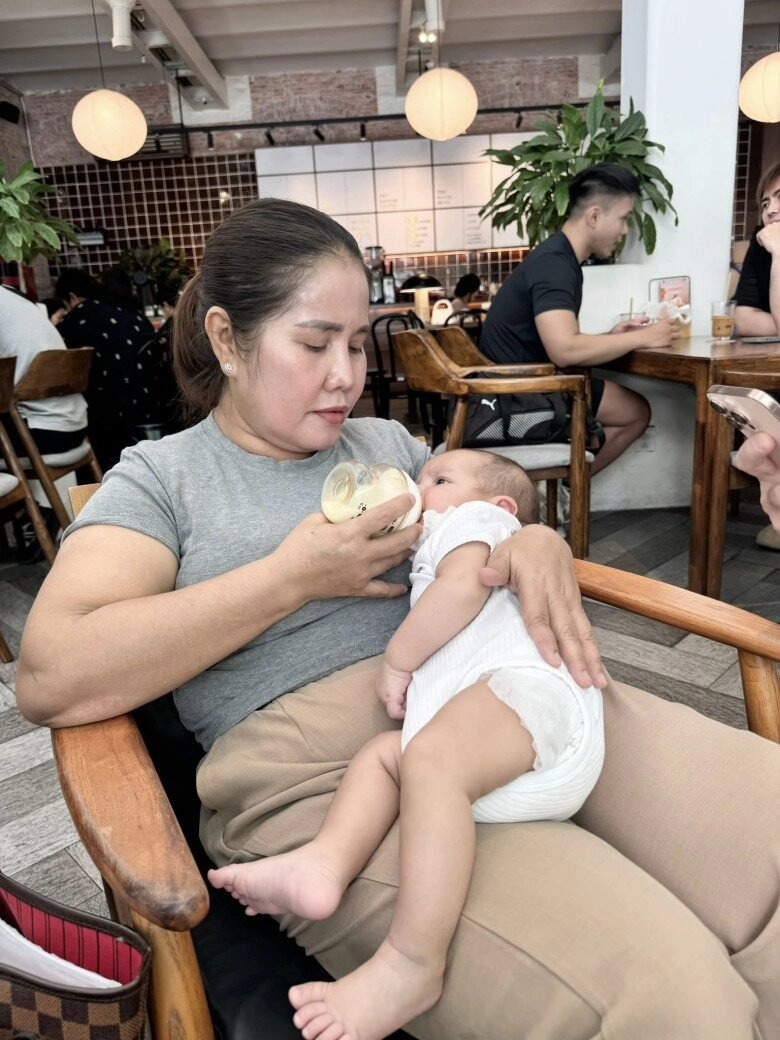 Gái quê miền tây siêu vòng 3 sinh con quốc tịch úc chồng chi nửa tỷtháng chăm vợ con - 17