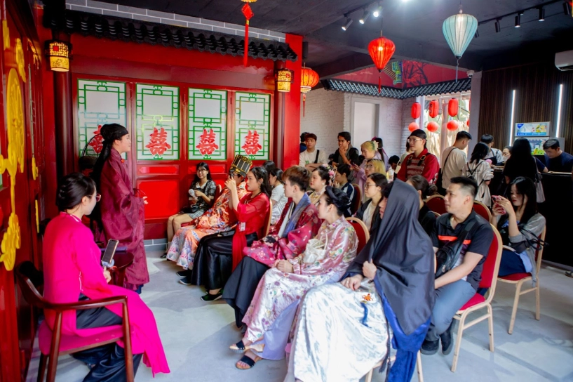 Gần 500 người đắm mình trong không gian cổ phục việt tại việt phục như hoa - 3